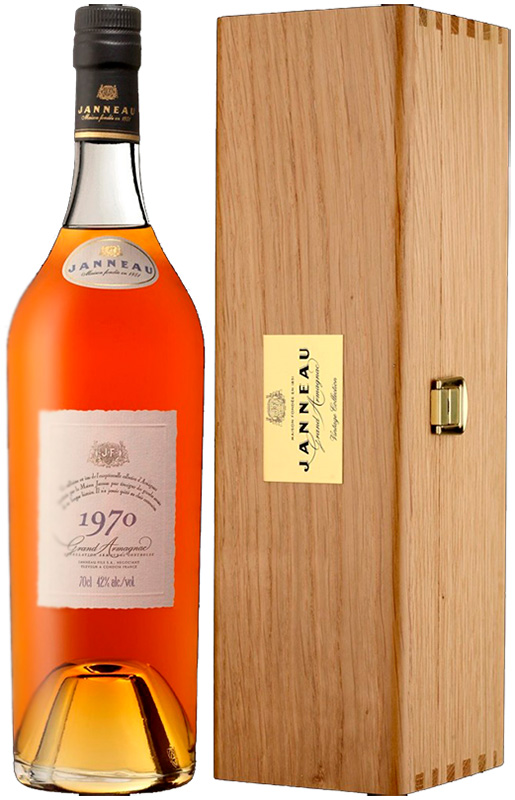 БРЕНДИ "Арманьяк Жанно Винтажная Коллекция", год урожая 1970, в деревянной п/у креп. 43%, емк  0.7л.