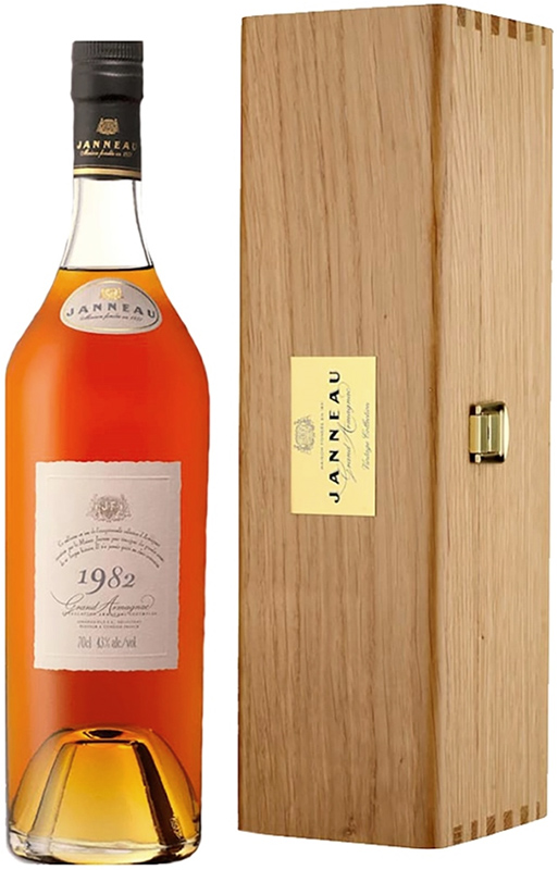 Бренди "Арманьяк Жанно Винтажная Коллекция", год урожая 1982, в деревянной п/у, креп. 43%, емк  0,7л