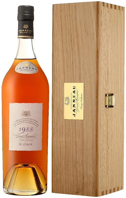 БРЕНДИ "Арманьяк Жанно Винтажная Коллекция", год урожая 1988, в деревянной п/у креп. 43%, емк  0.7л.