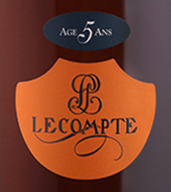 Этикетка Кальвадос "Леконт Пэи д'Ож 5 лет", креп. 40%, емк  0,7л п/у