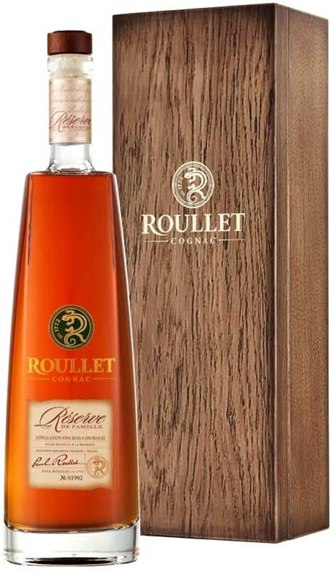 КОНЬЯК марочный очень старый "Рулле Резерв де Фамий Фэн Буа", креп. 40%, емк 0,7л  в деревянном футляре