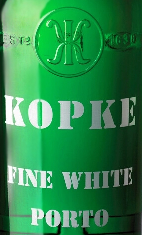 Этикетка ВИНО ликерное выдержанное (портвейн) "Копке Файн Уайт Порто" креп 19,5%, емк  0.75л. в картонной п/у