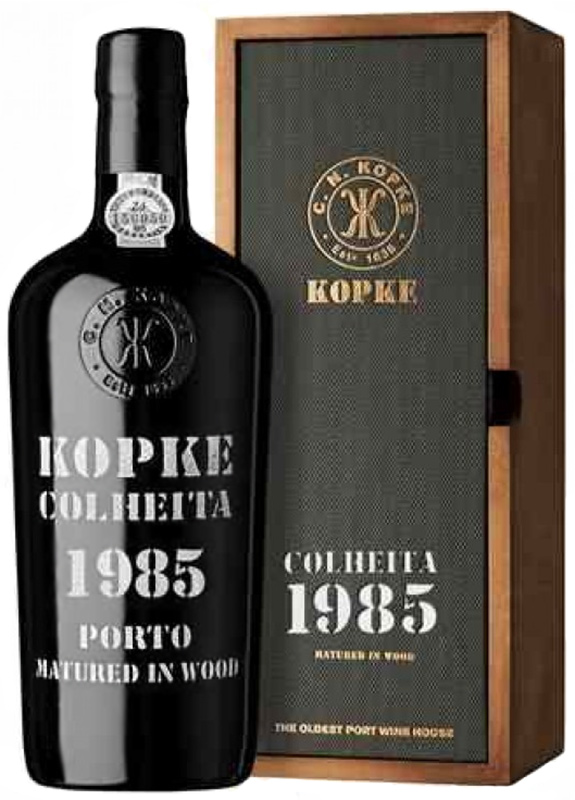 Крепленое вино крепкое (портвейн) марочное "Копке Колейта Порто", в деревянной п/у, год урожая 1985 креп. 20%, емк  0.75